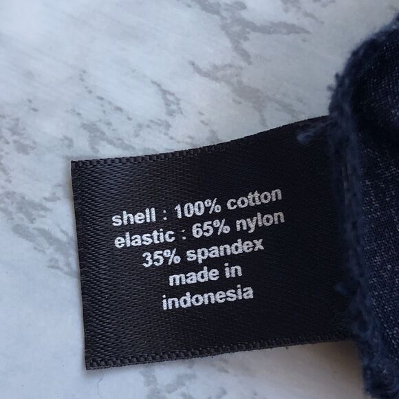 Lane Bryant Women 38/40 Smocked Sleeveless Blouse Navy with Lemon Print New - Picture 11 of 12